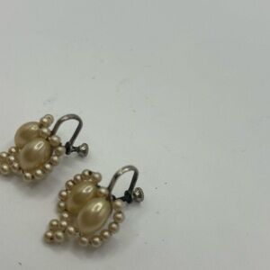 Tailor Vintage Cream Pearl Cluster Clip-On Earrings